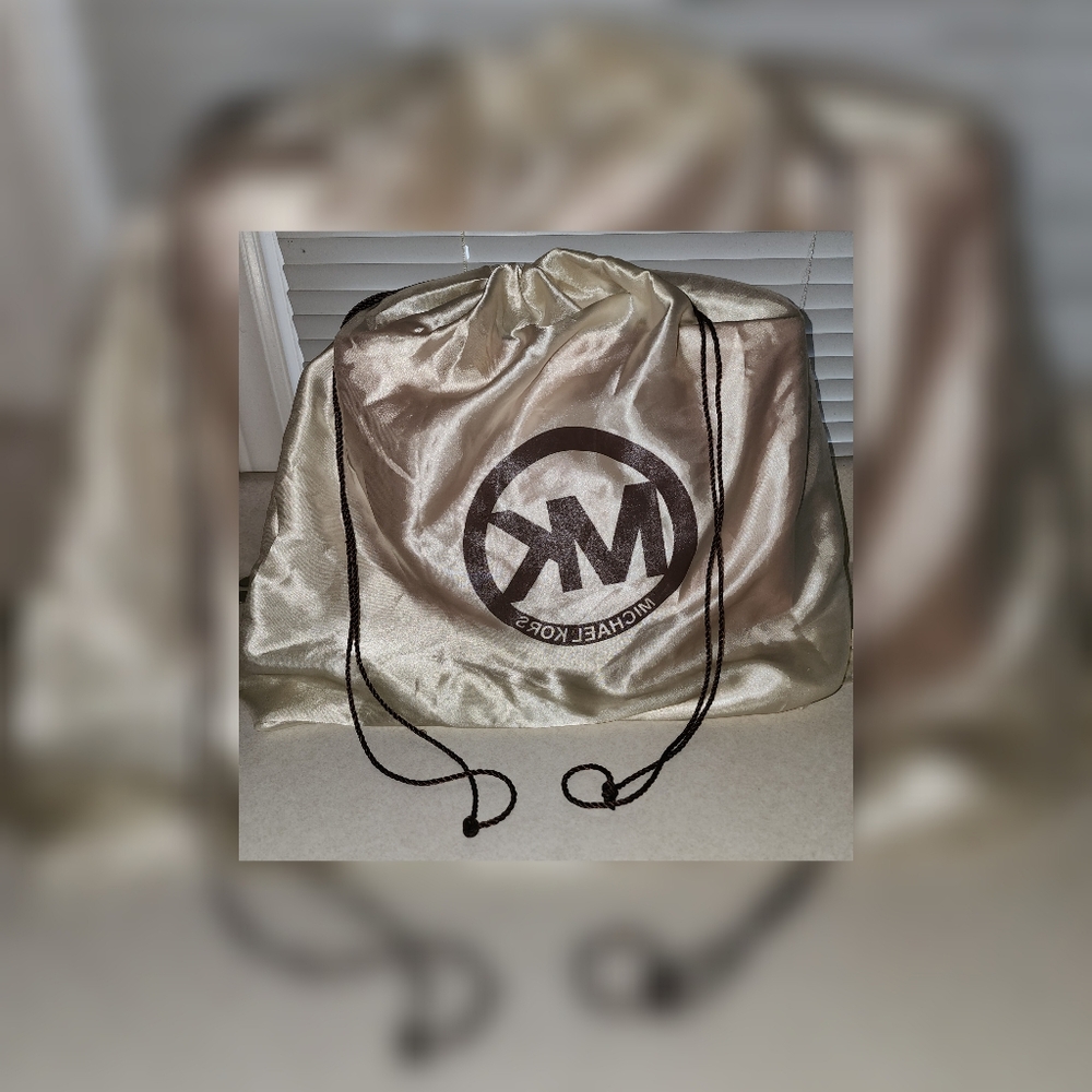 Michael Kors Cynthia Pastel Pink Med Saffiano Leather Satchel NWOT - Picture 12 of 16